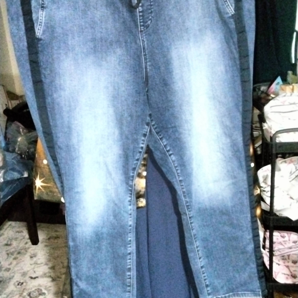 Jeans - Picture 10 of 16